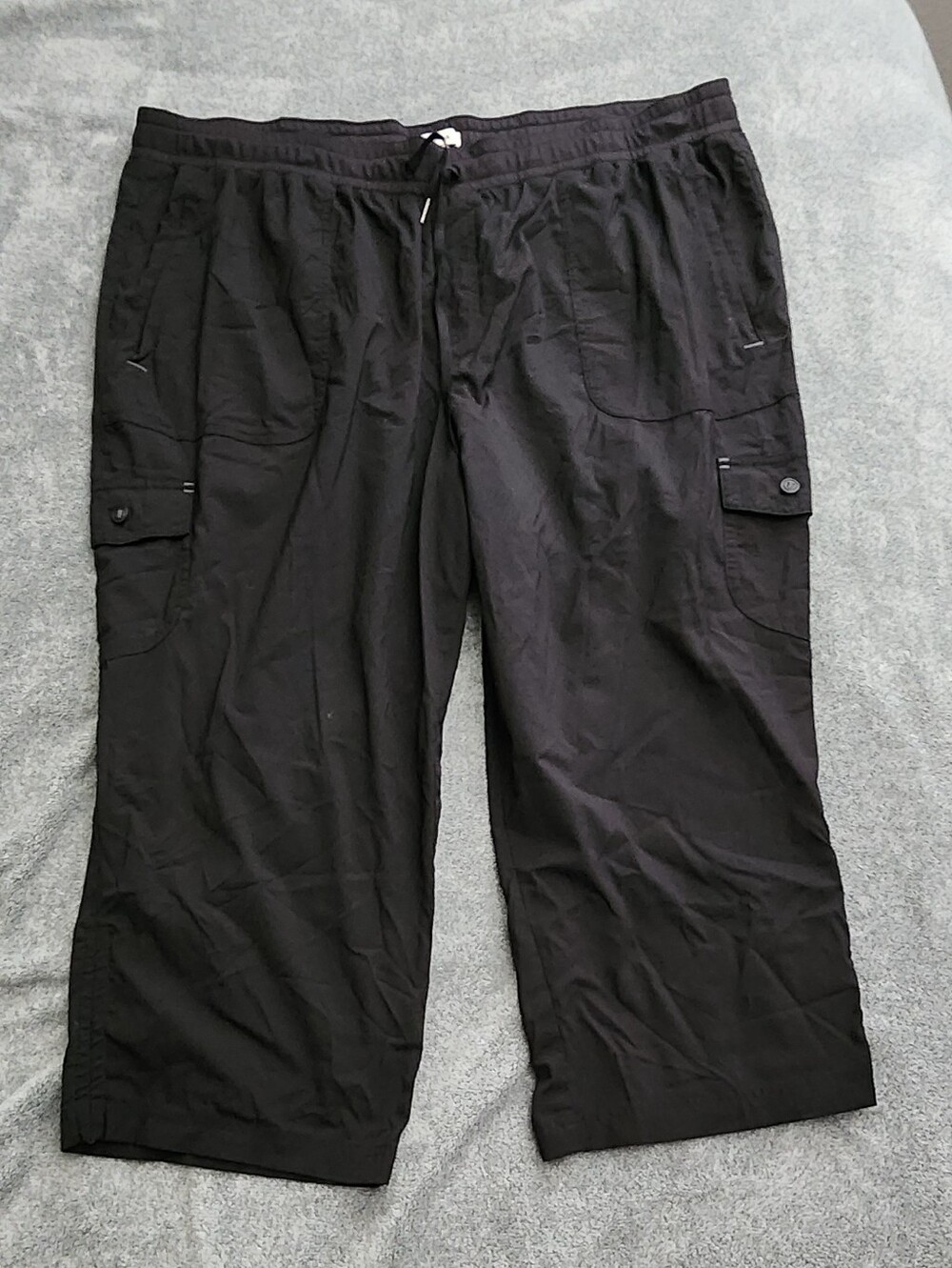 L.L.Bean Women’s 3X Plus Black Cargo Capri Pants Drawstring Waist Lightweight